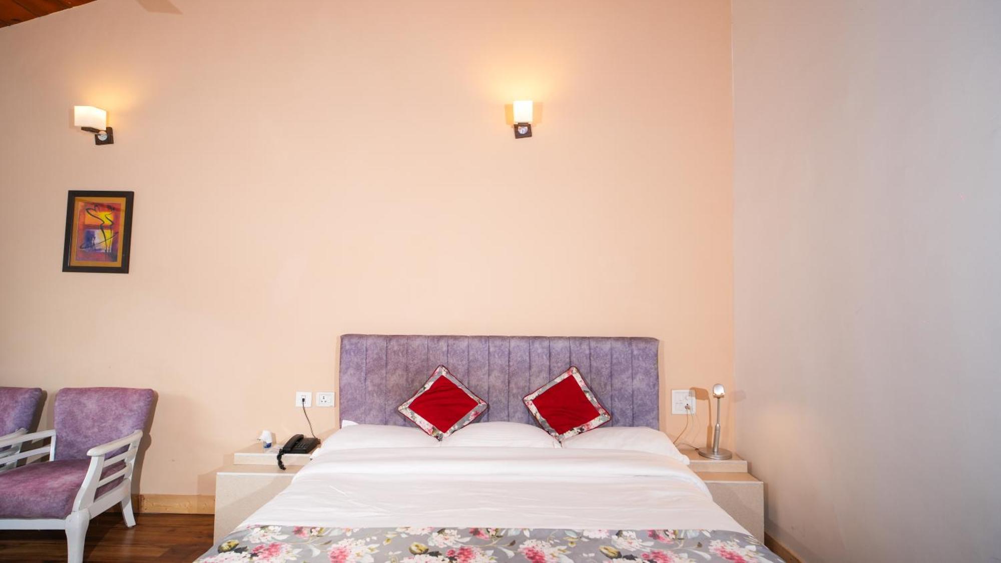 Neelesh Inn- A Luxury Lake View Hotel- 20 Kms From Nainital Bhīm Tāl Esterno foto
