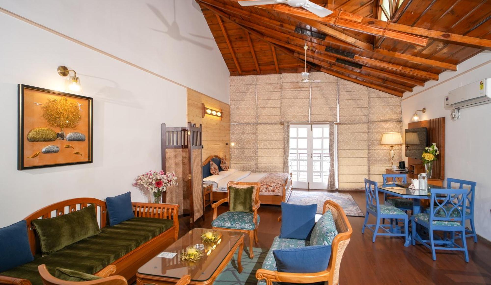 Neelesh Inn- A Luxury Lake View Hotel- 20 Kms From Nainital Bhīm Tāl Esterno foto