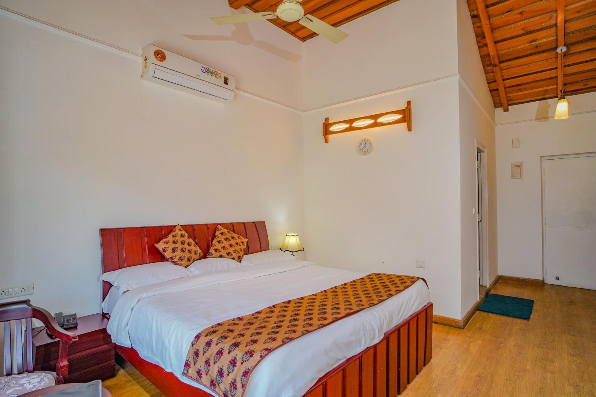 Neelesh Inn- A Luxury Lake View Hotel- 20 Kms From Nainital Bhīm Tāl Esterno foto