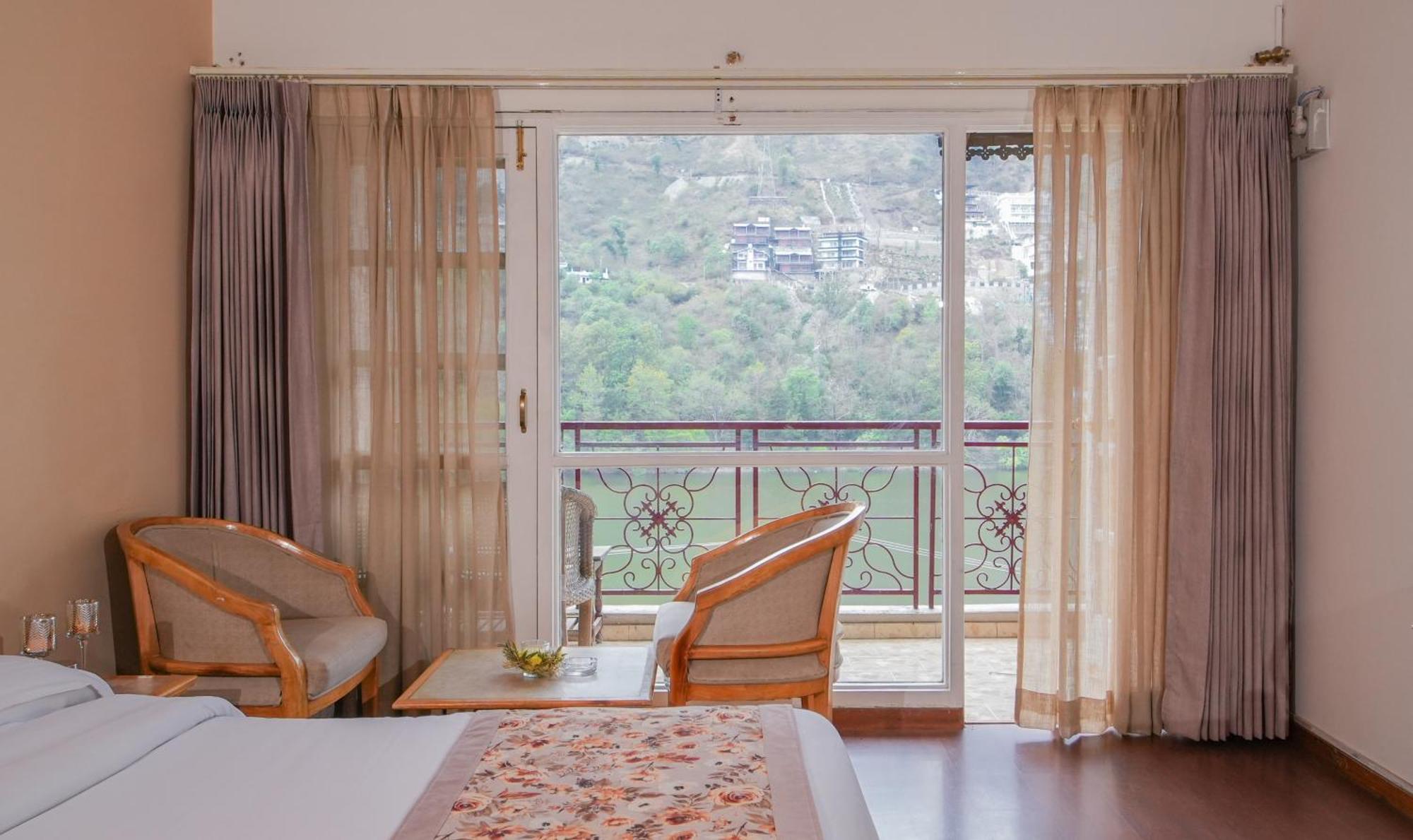 Neelesh Inn- A Luxury Lake View Hotel- 20 Kms From Nainital Bhīm Tāl Esterno foto