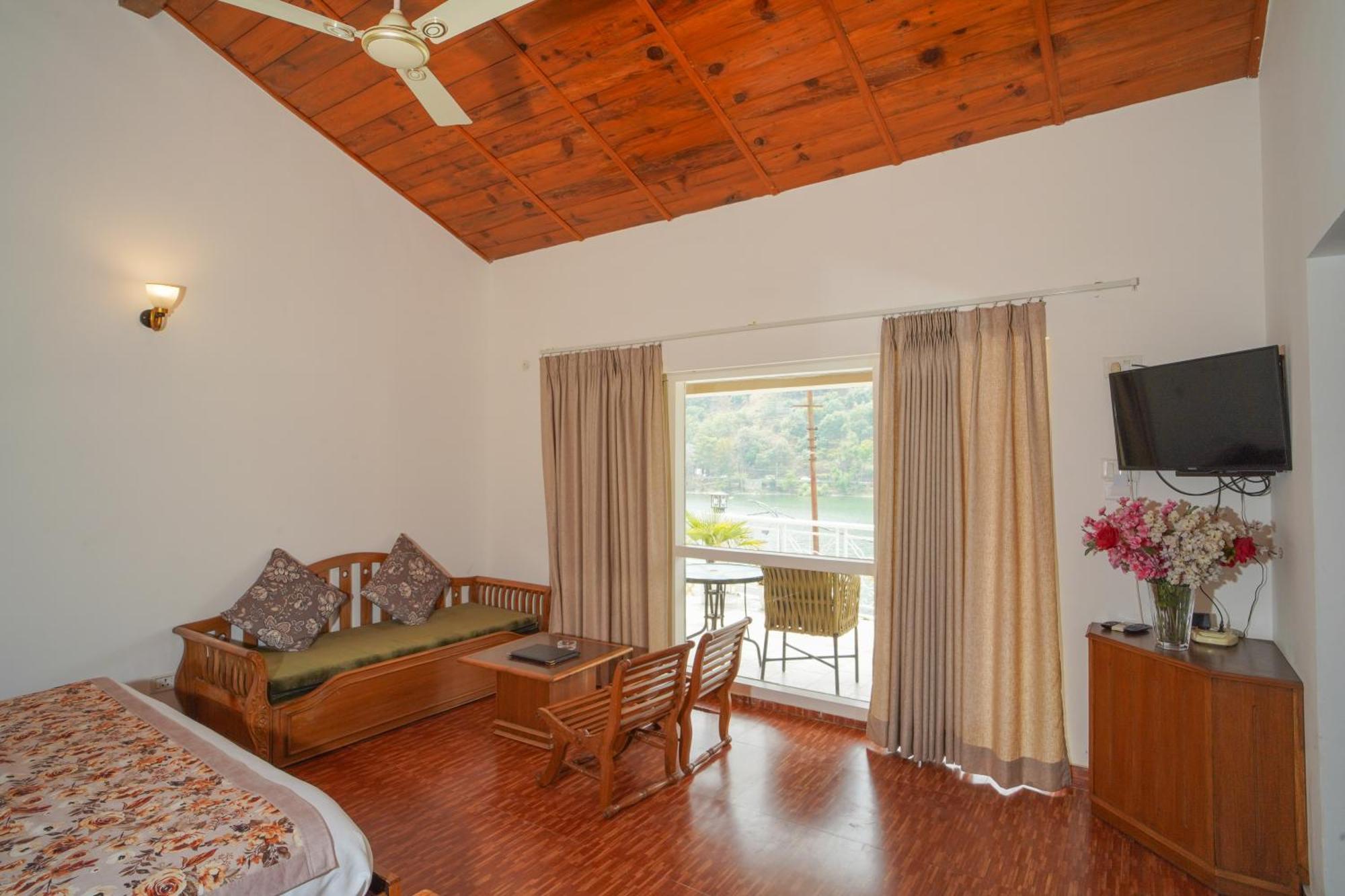 Neelesh Inn- A Luxury Lake View Hotel- 20 Kms From Nainital Bhīm Tāl Esterno foto