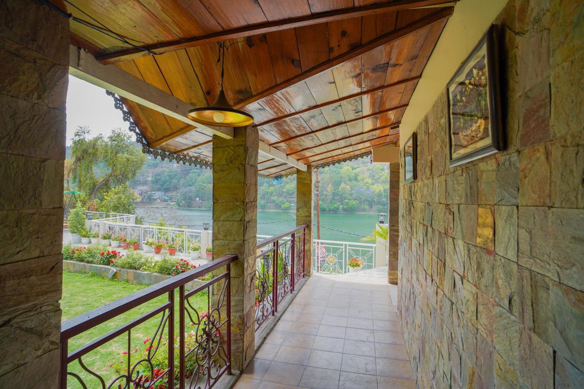 Neelesh Inn- A Luxury Lake View Hotel- 20 Kms From Nainital Bhīm Tāl Esterno foto